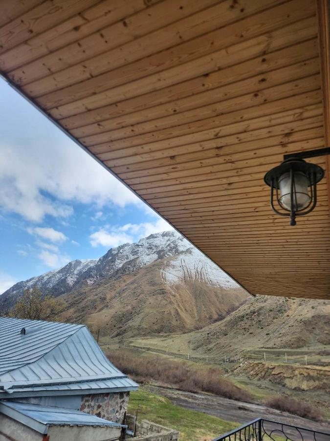 Moon Night Hotell Kazbegi Eksteriør bilde